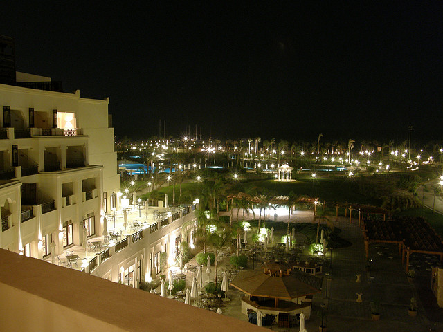 Al Dau Beach Hotel 5